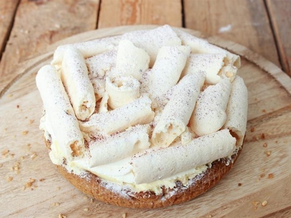 Hazelnoot Schuim taartje