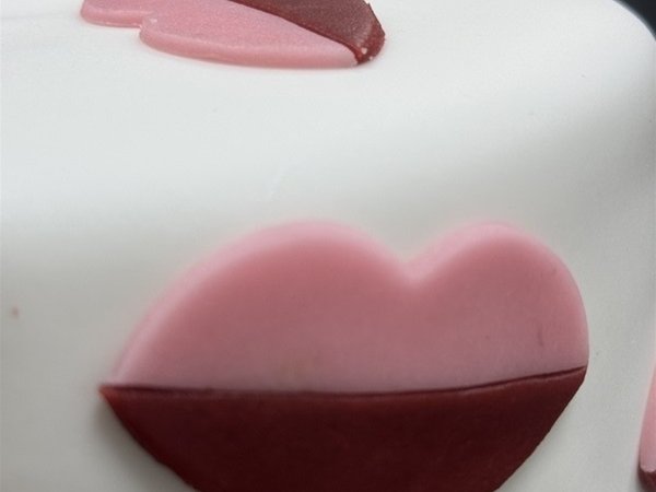 Lippen-taart,rood-roze laagjes,Framb.bav